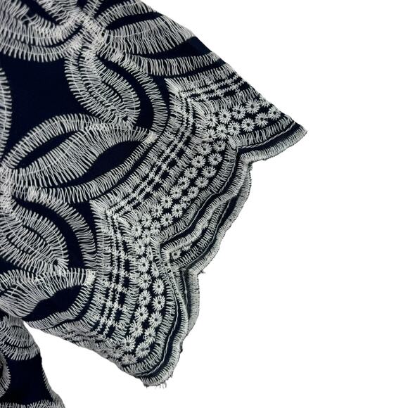 Solitaire Navy Blue White Embroidered Rayon Short Sleeve Pullover Blouse Size 1X - Picture 4 of 7